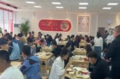 超意兴快餐-店内就餐场景