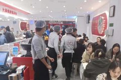 超意兴快餐-店内就餐火爆场景